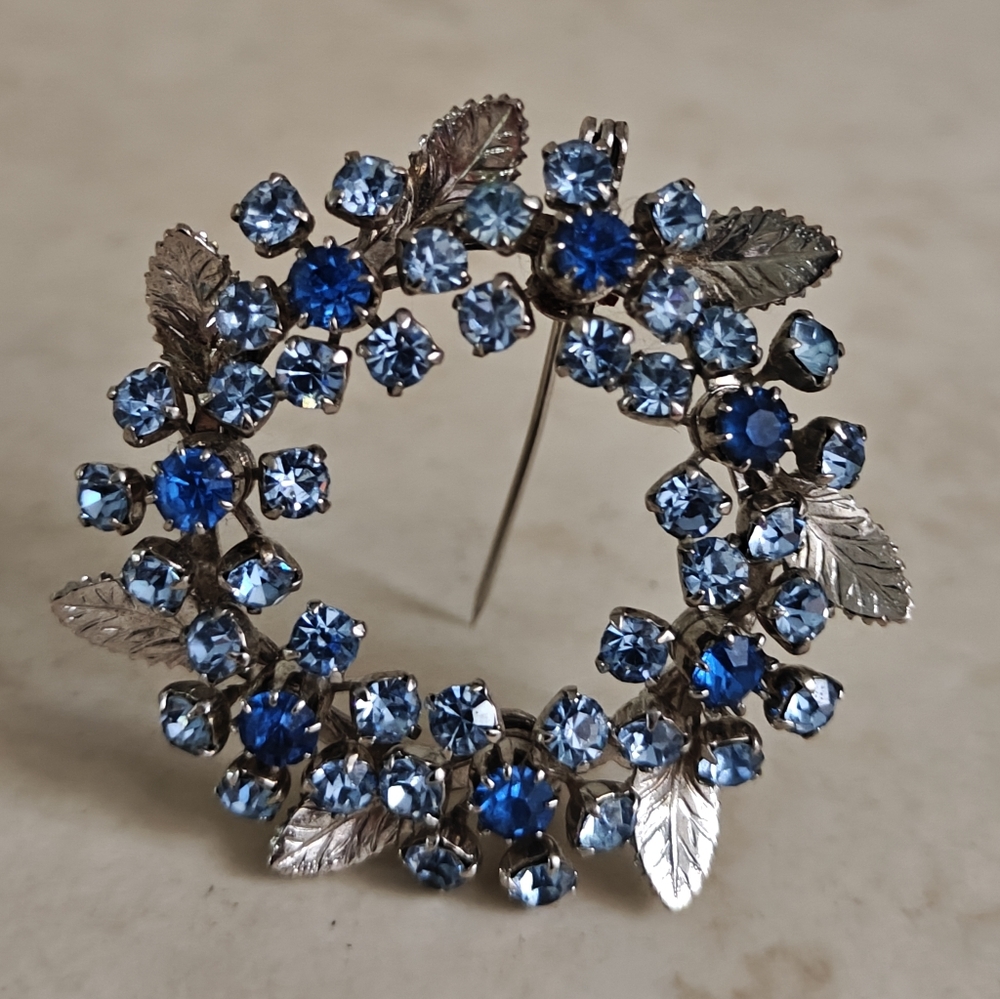 Vintage Triad Blue Crystals And Silver Leaves Wreaths Brooch